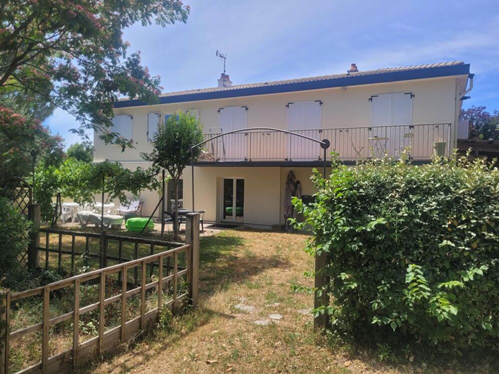 Maison Fontenay Le Comte 10 pièce(s) 208 m2