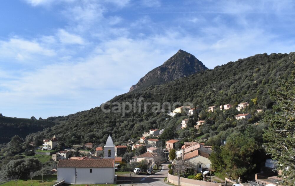 Vente Immeuble Dpt Corse (20) OSANI - Golfe de Porto, à vendre bâtiment de 920m2 à 3KM de la plage, grand terrain avec parking Osani