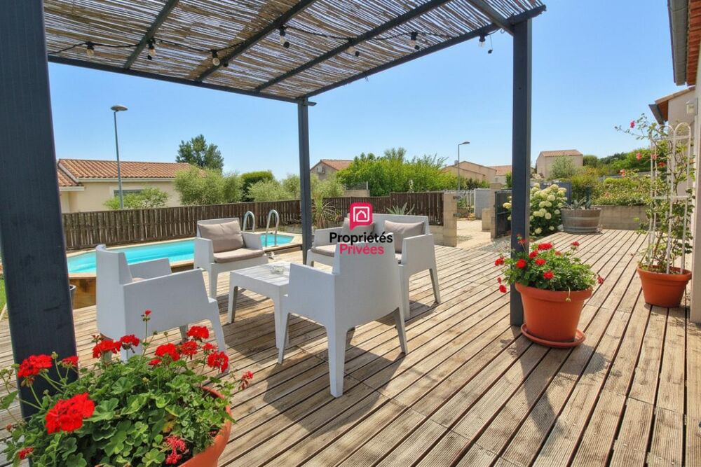 Maison 3 chambres 92 m² de plain pied avec piscine à Vacquieres