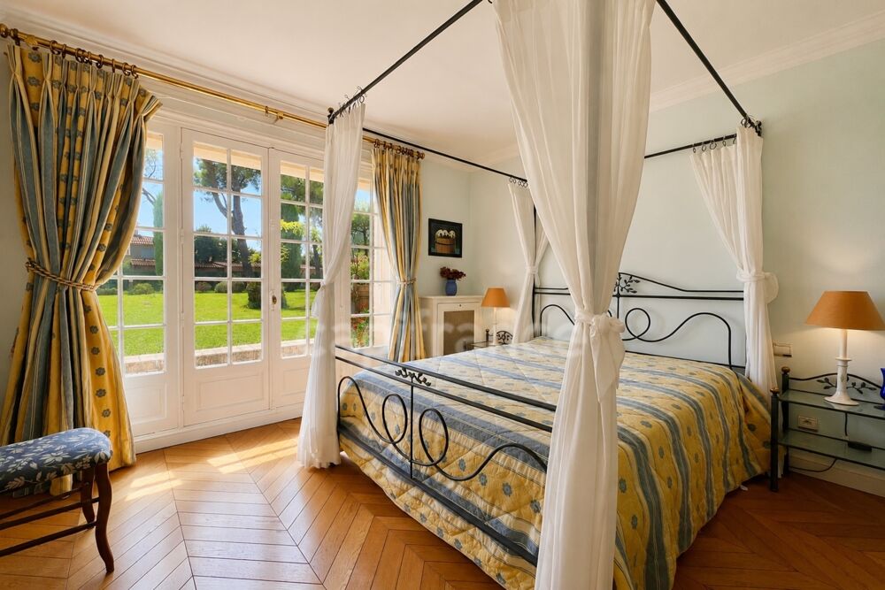 à vendre  Propriété/château Mireval (34110)