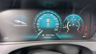 F-PACE 2.0 180 AWD R-Sport - Entretien constructeur Toit ouvrant 2017 occasion 20200 Bastia