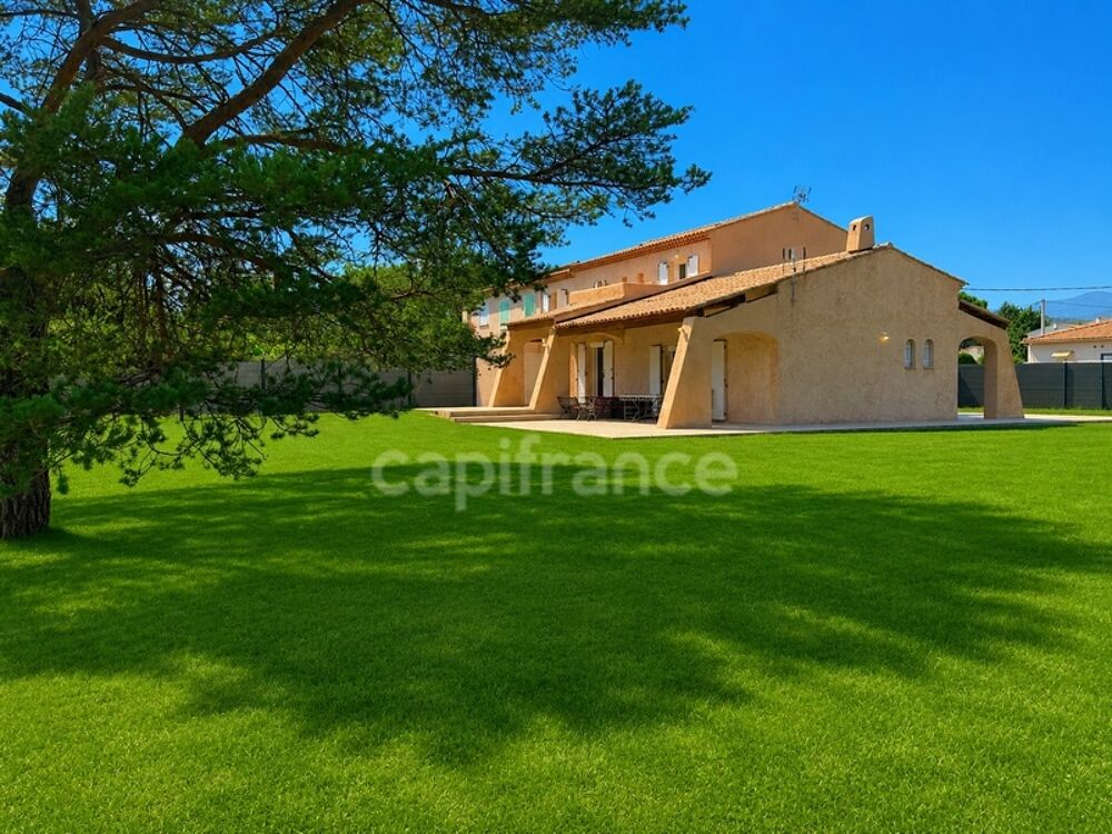 Maison à vendre 8 pièces CALLIAN (83)