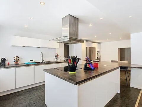   Maison familiale, 7 pi�ces, 190 m� , D�pendance � r�nover, Garage, Jardin Maison - 7 pi�ce(s) - 192 m�