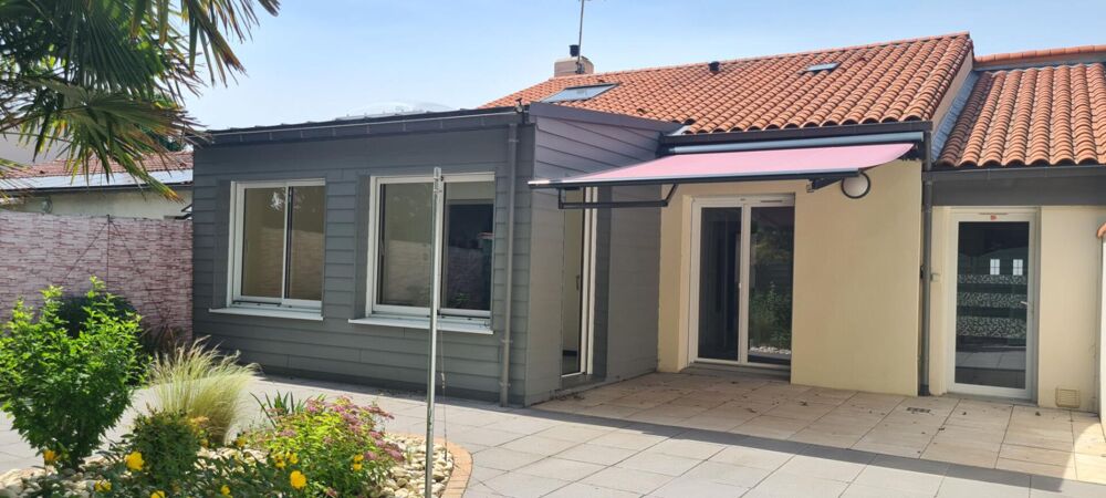 Vente Maison Maison Clisson 4 pièces 78.39 M² . 2 Chs . T 307 M² . Garage . Terrasse Clisson
