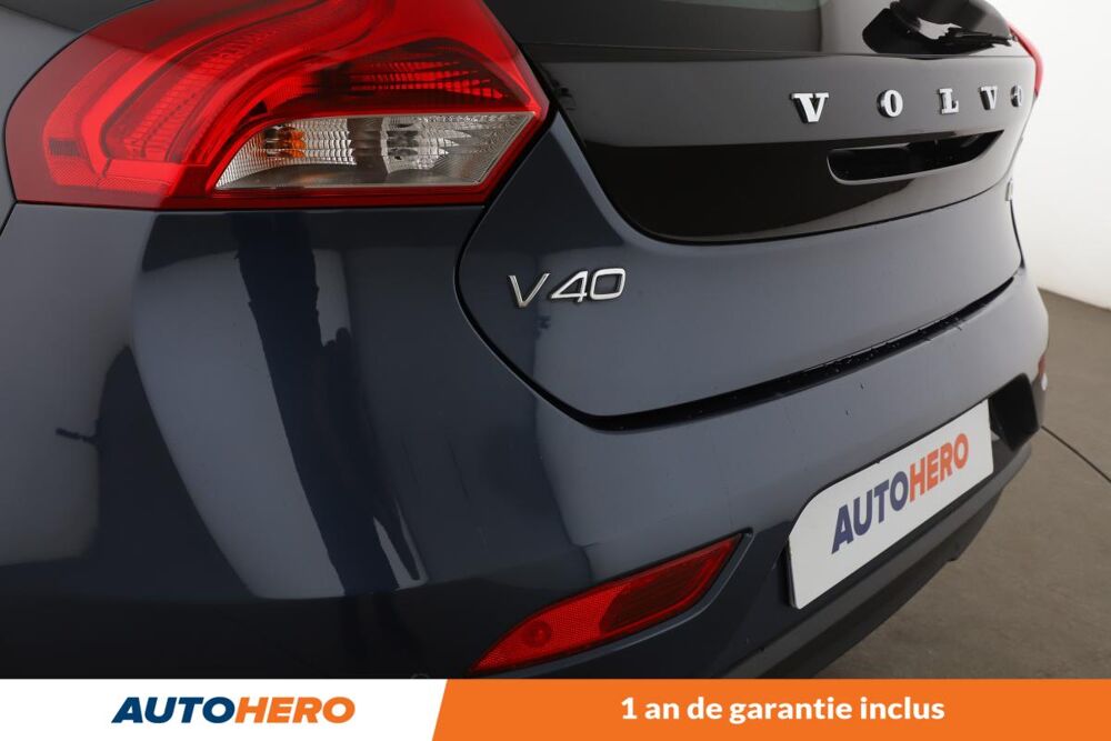 V40 2.0 D2 Momentum Business Geartronic 6 120 ch 2016 occasion 92130 Issy-les-Moulineaux