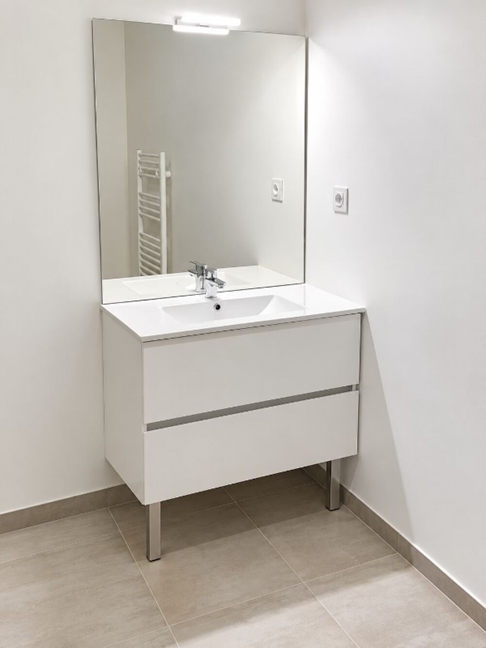 Location Appartement T2 avec balcon et parking au LAVANDOU Le lavandou