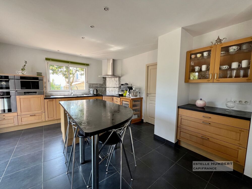 Vente Maison Maison à vendre 6 chambres, 223m2 Fontenay le comte