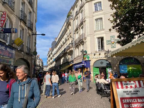   44000 NANTES - A LOUER LOCAL COMMERCIAL 57 M², PROCHE PLACE DU PILORI 