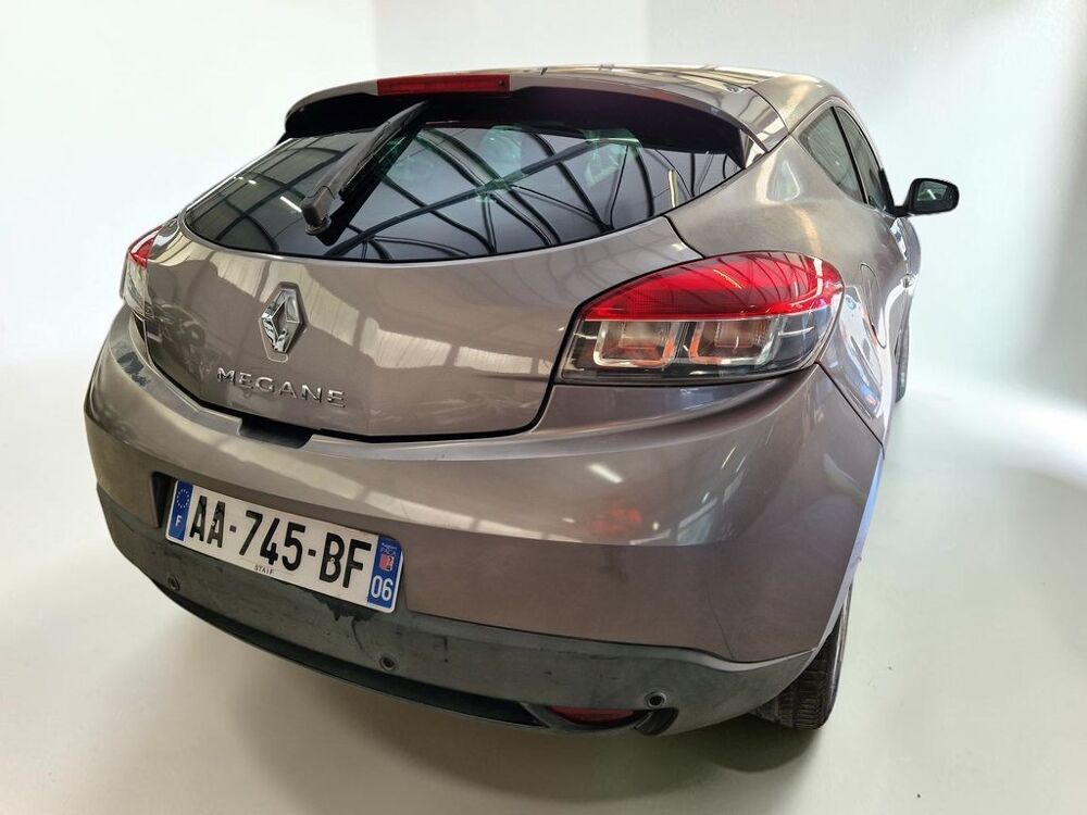 M&eacute;gane Coup&eacute; III 1.5 DCI 105 DYNAMIQUE 2009 occasion 06640 Saint-Jeannet