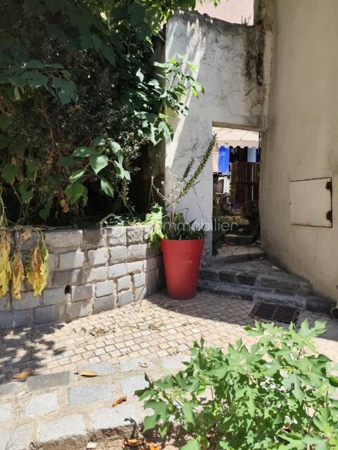   En exclusivité ! ? Opportunité à saisir 44 M2 + 15 M2 – Cession de bail au cœur du village du Castellet – 66 000 € ? 