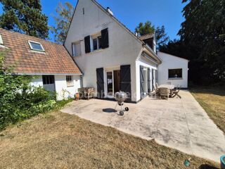 Vente Maison Maison individuelle 5 chambres offrant 180m2 hab sur parcelle de 1124m2 au Bois d'Achelles Roncq
