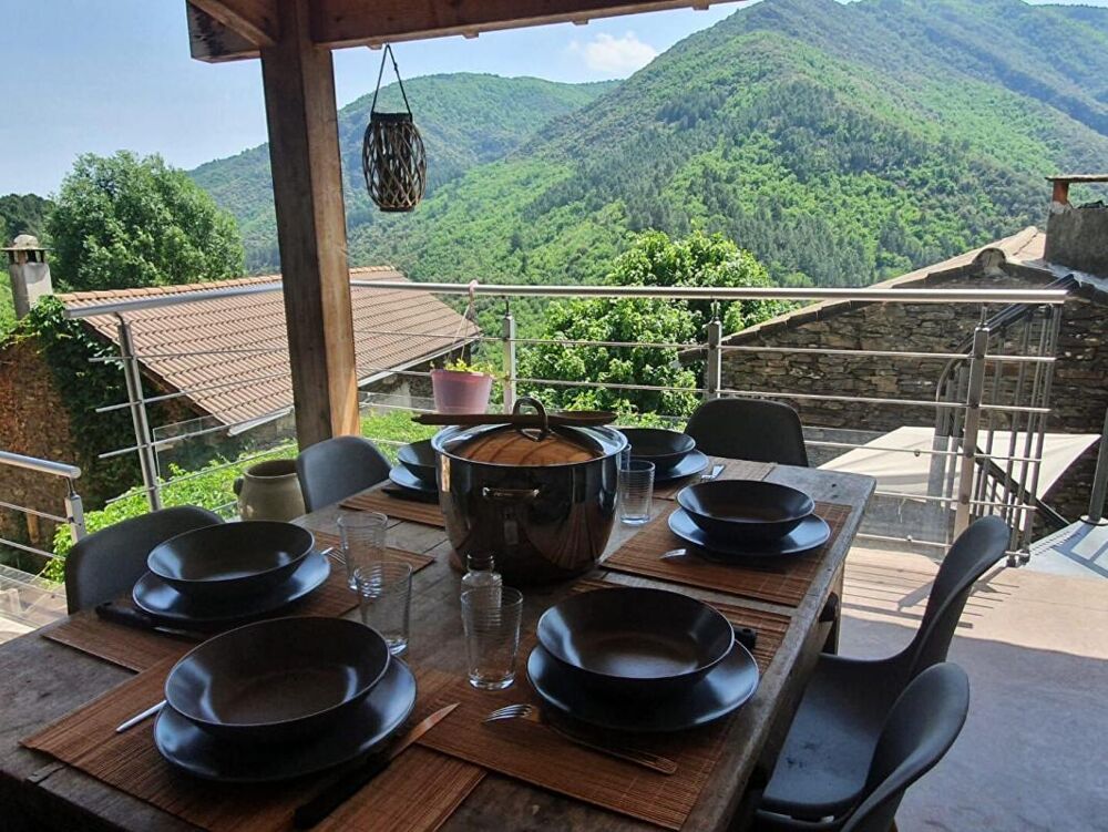 Maison de caractère et gîte face aux montagnes