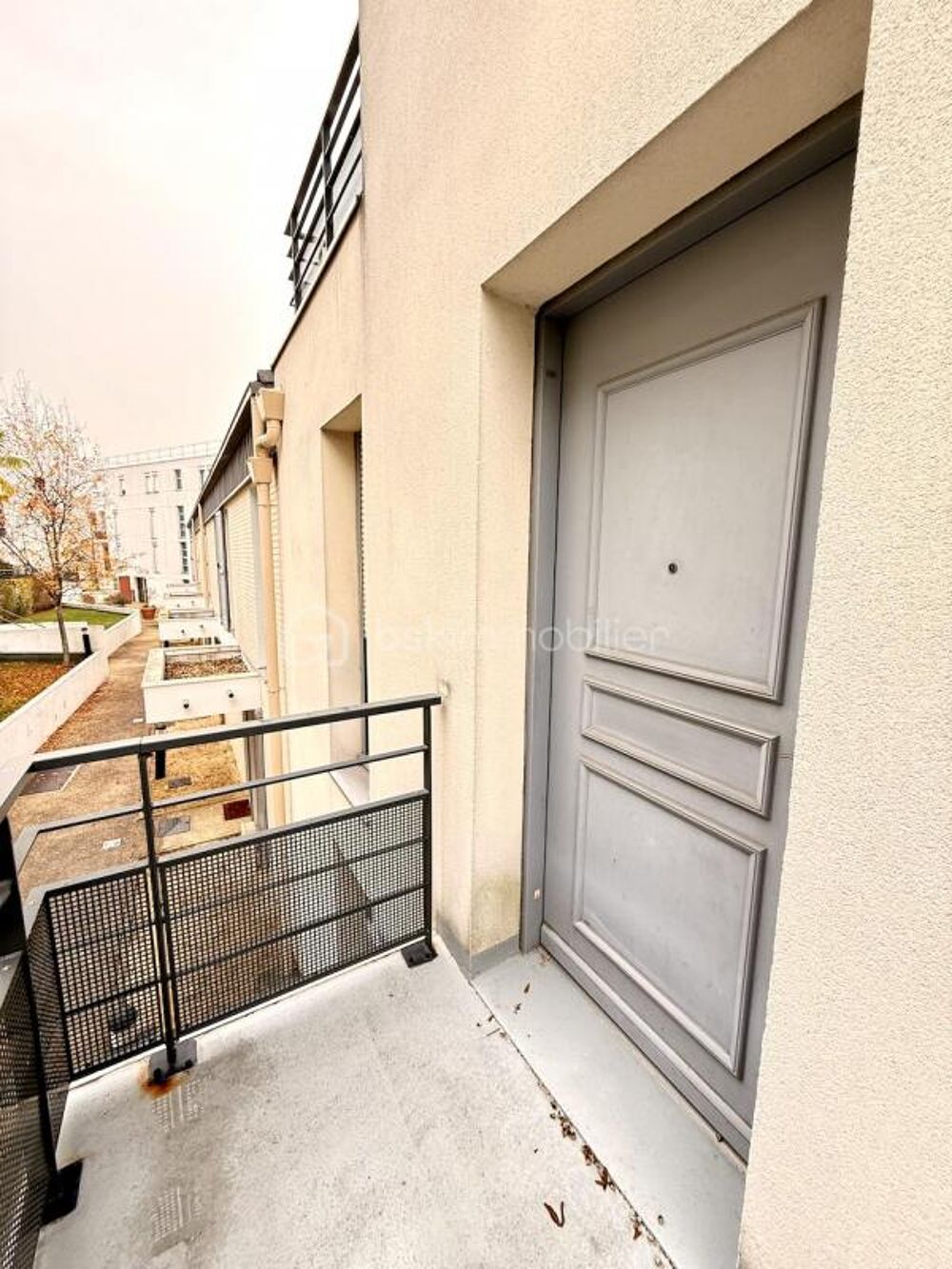 A 5 mns à pied de la gare et des commerces