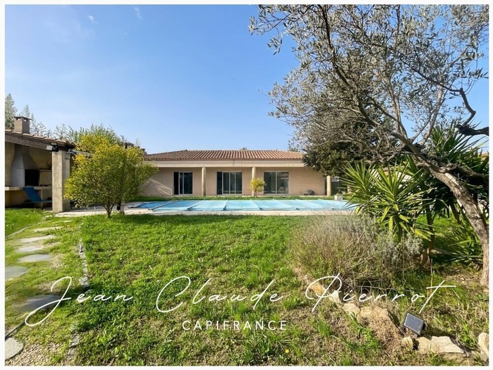 Maison à vendre 6 pièces avec Hangar indépendant et piscine CLARENSAC (30)