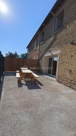  Maison à louer 9 pièces 246 m²