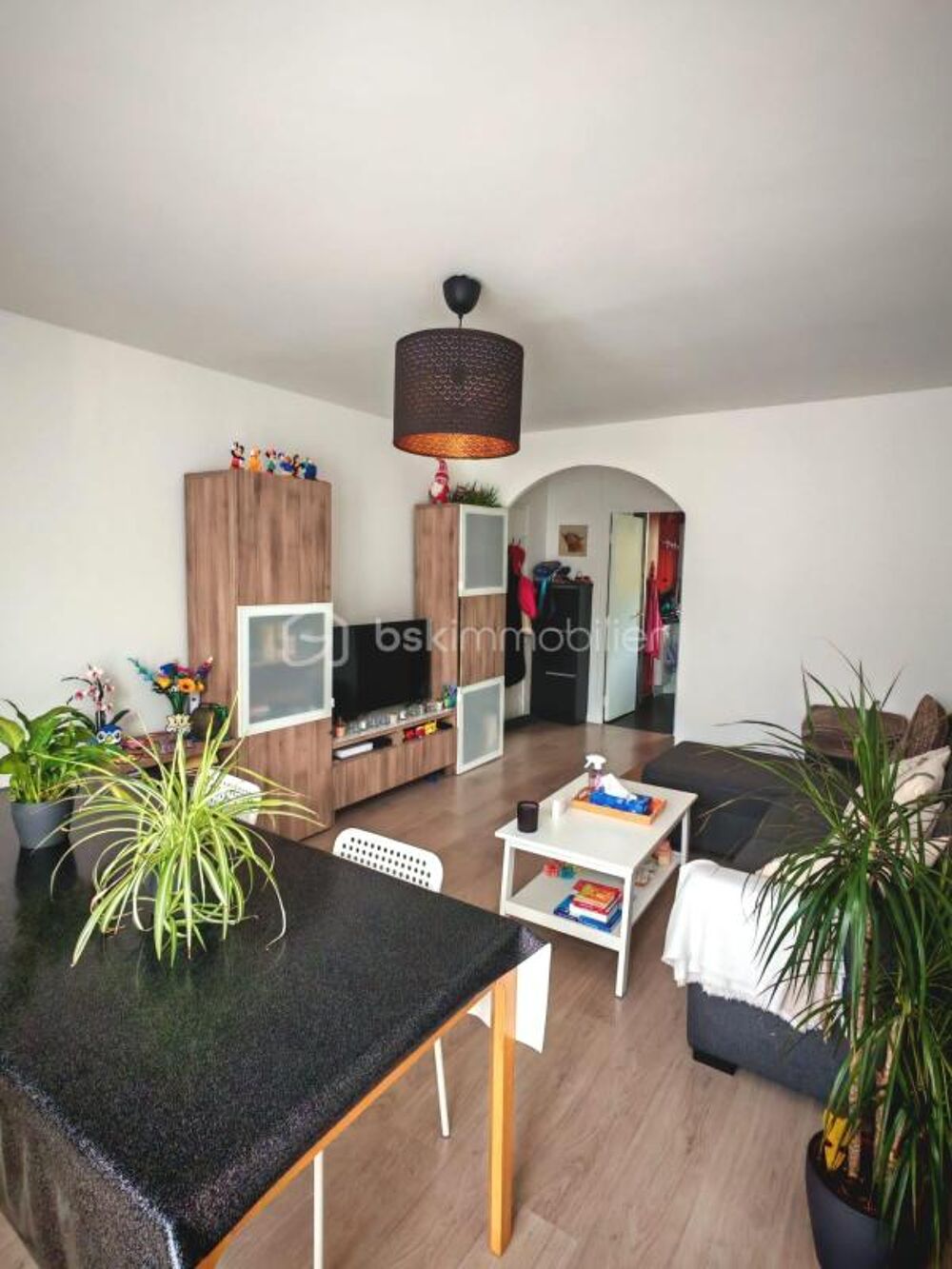 NOISIEL 'La ferme du buisson' APPARTEMENT ENTIÈREMENT RÉNOVÉ  2 CHAMBRES  BOX