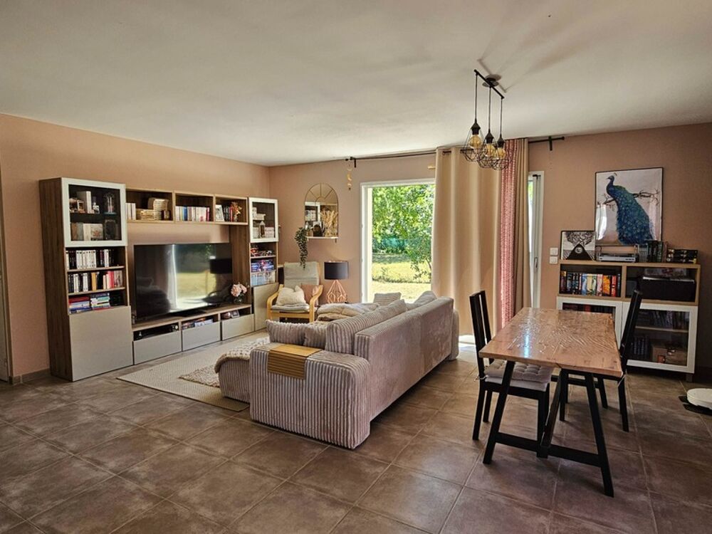 Vente Maison Villa de plain pied 94 m² -  3 chambres -  garage -  jardin à Vertaizon 63 Vertaizon