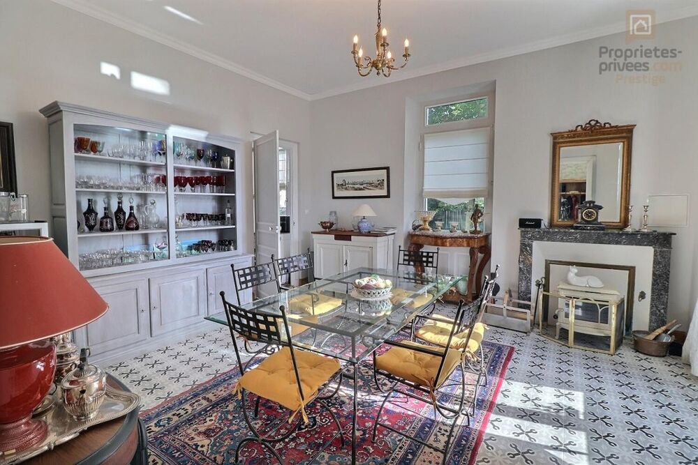 à vendre  Propriété/château Villeneuve-la-Comtesse (17330)