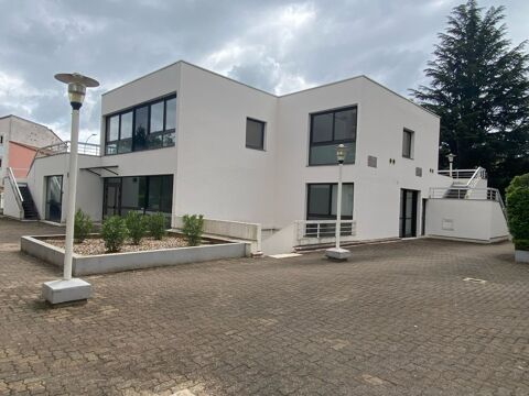   A VENDRE - ENSEMBLE IMMOBILIER 