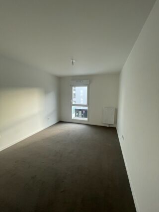  Appartement à louer 3 pièces 65 m²
