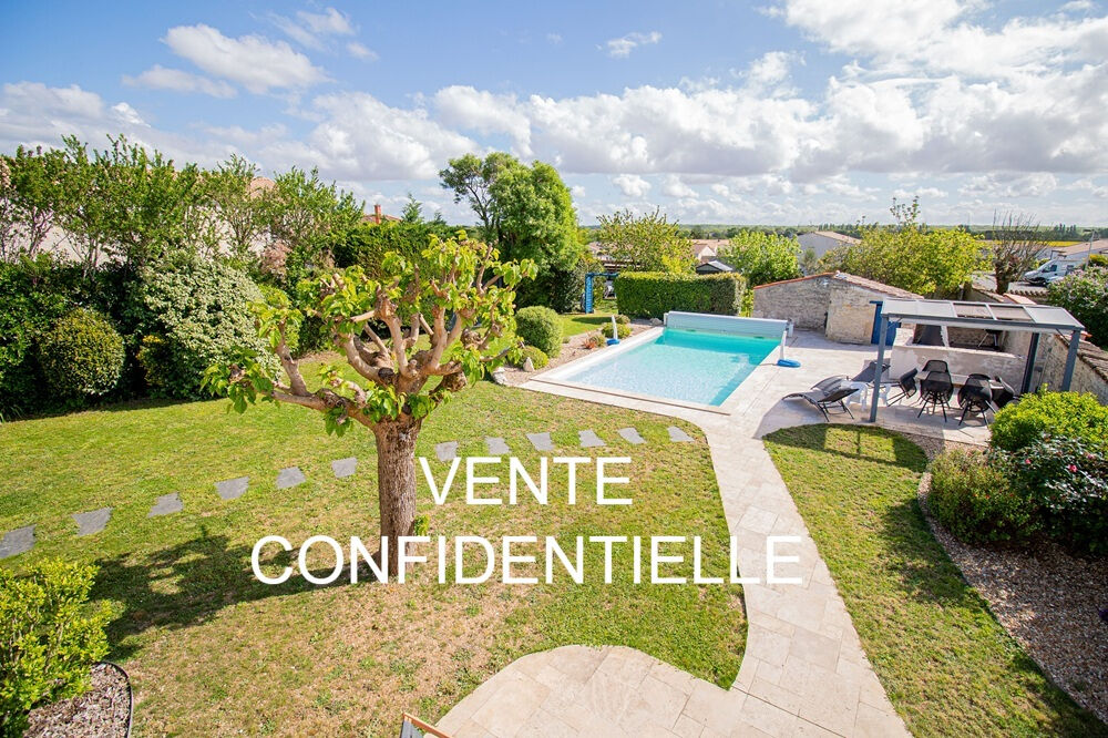 à vendre  Propriété/château La Rochelle (17000)