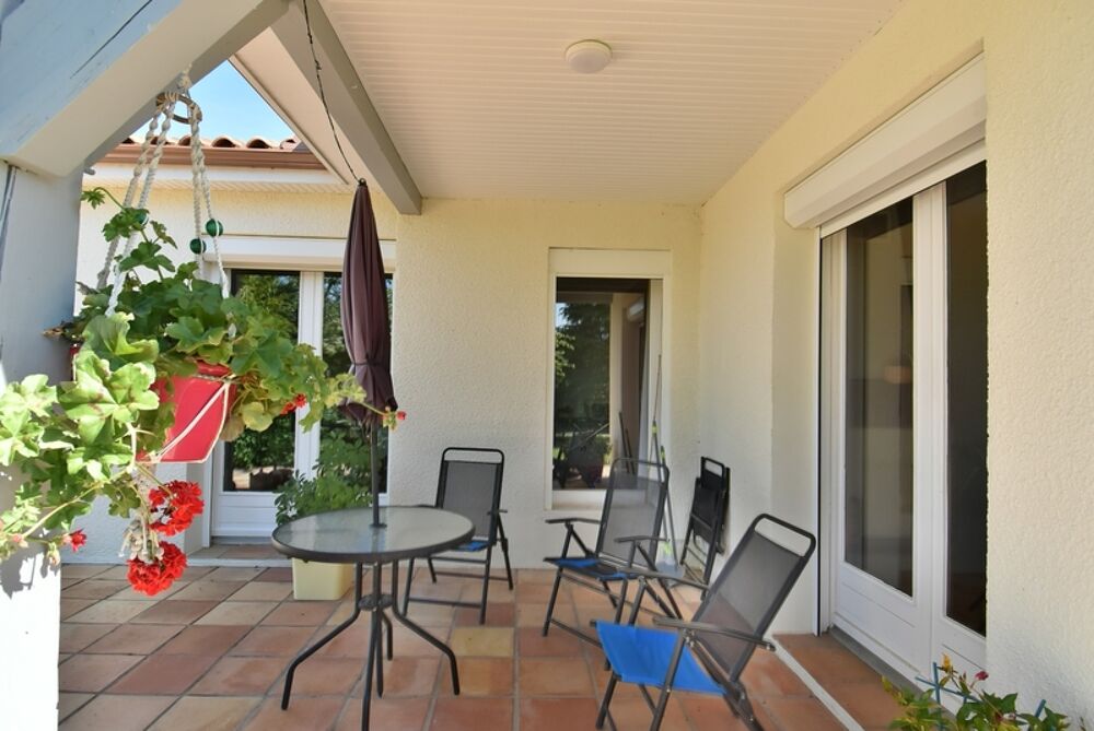 Maison à vendre 4 pièces FLEAC (16), 4 Chambres, sous sol, garage, terrain de 4000 m2