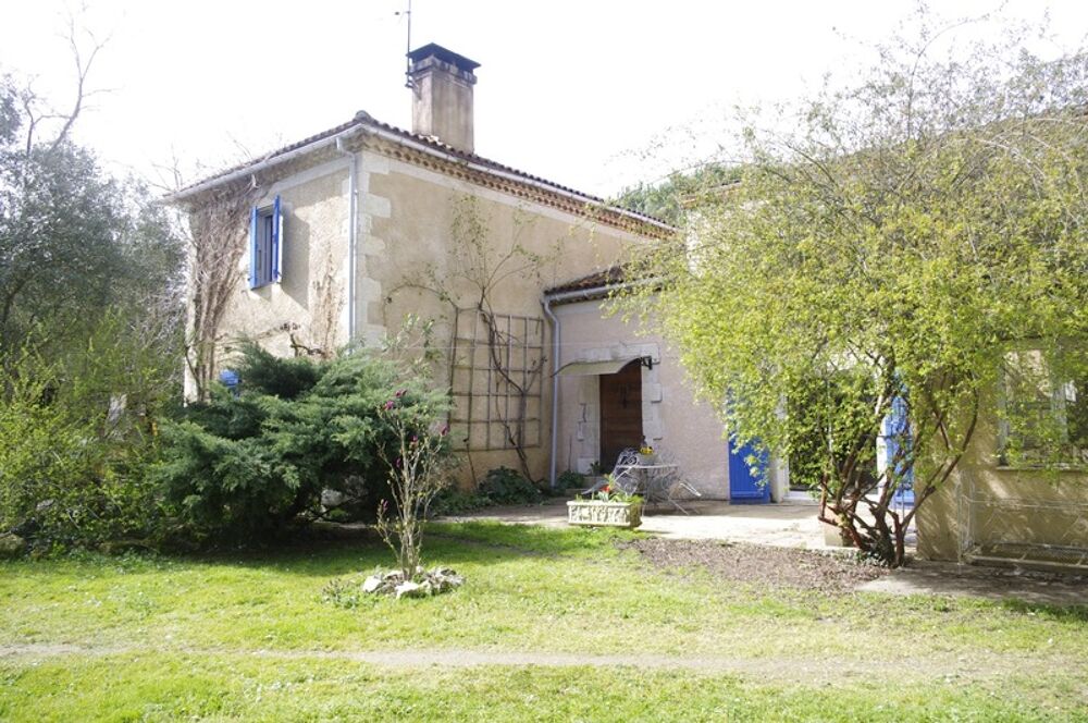 SAINT JEAN POUTGE 32, à vendre propriété de charme 8 pièces , dépendances et terrain arboré avec point d'eau