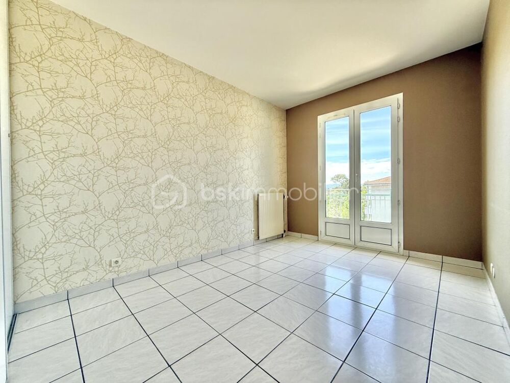 Vente Appartement SOUS OFFRE à CHASSIEU HYPER-CENTRE - grand T2 avec une magnifique et spacieuse terrasse et une vue dégagée ! Chassieu