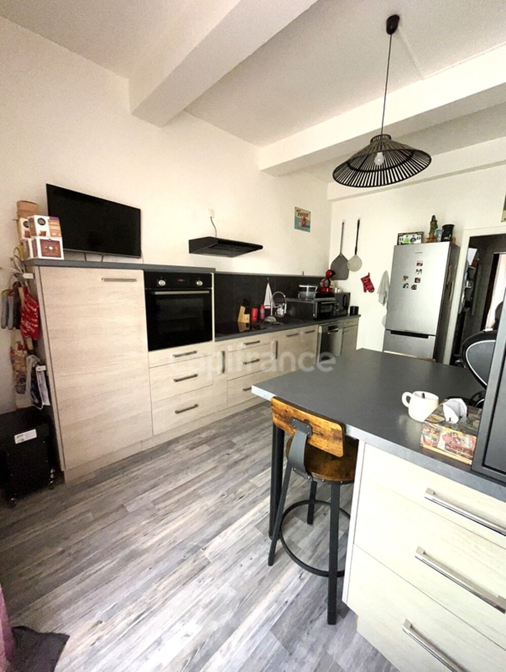 A 3 MN DE LA PLAGE, MAISON SPACIEUSE D'ENVIRON 160M² AVEC UN GRAND GARAGE