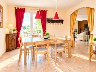 Vente Maison MAISON FAMILIALE - 6 CHAMBRES - SOUS SOL COMPLET SEMI-ENTERRE - AU CALME Saint martin en haut
