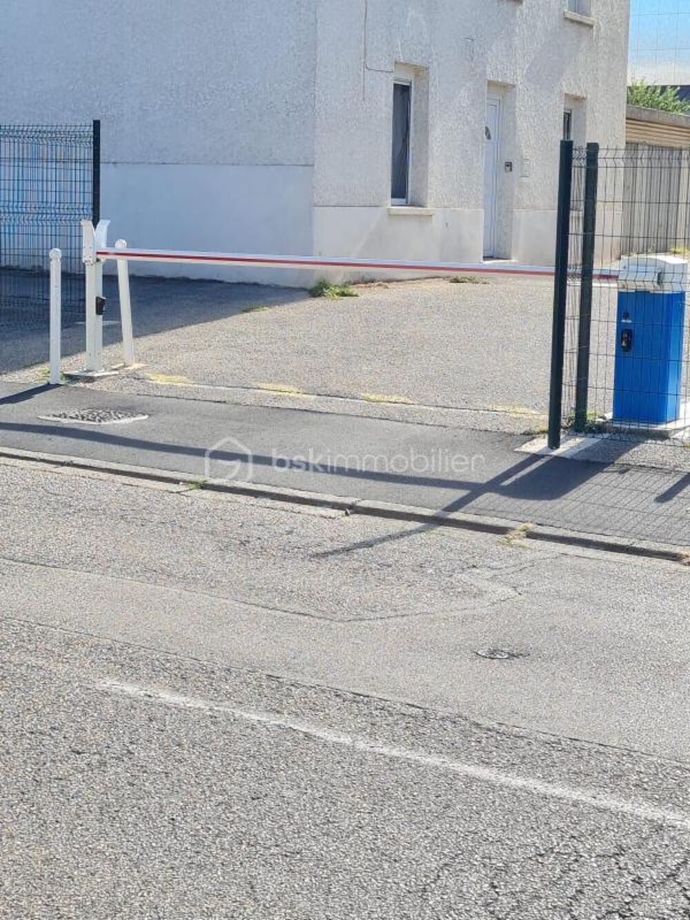 Vente Parking/Garage ? À VENDRE – BOX FERMÉ À VIENNE Vienne