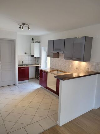  Appartement à louer 3 pièces 60 m²