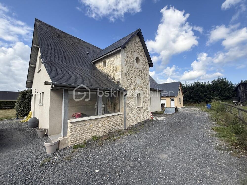 À vendre  Belle propriété familiale avec gîtes et terrain  À deux pas de Pont-lÉvêque