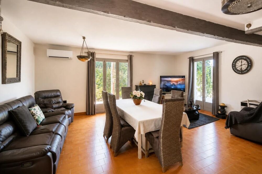Maison de 7 pièces de 135 m² à Malataverne