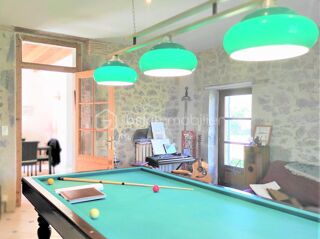  Propri�t�/ch�teau � vendre 9 pi�ces 366 m�