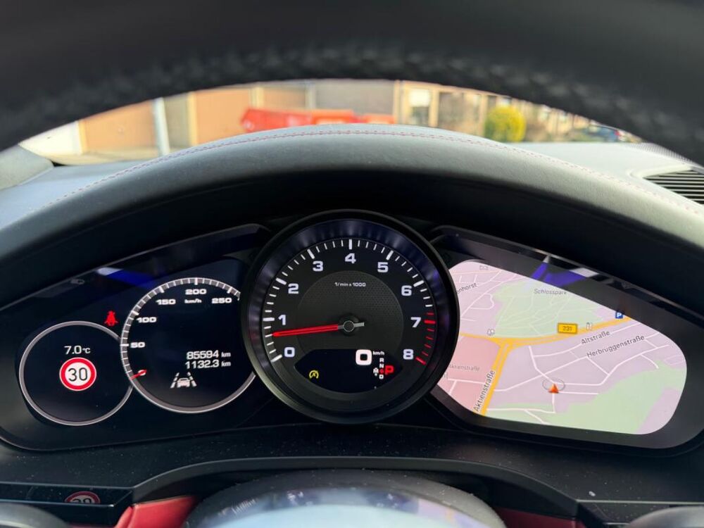 Cayenne Basis – T&Uuml;V Neuf Service Sans Accident 2019 occasion 33000 Bordeaux