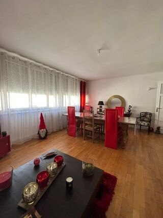  Appartement à louer 3 pièces 89 m²