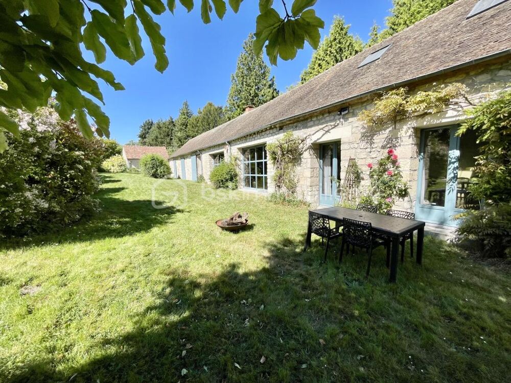 Maison de caractère  Longère authentique de 297 m² avec dépendance, garage et granges