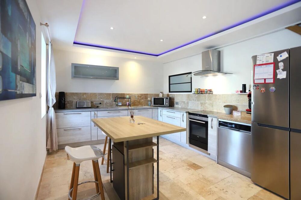 Vente Maison Maison de 10 pièces de 158.3 m² à Le Pin,  terrain de 2870 m² Le pin