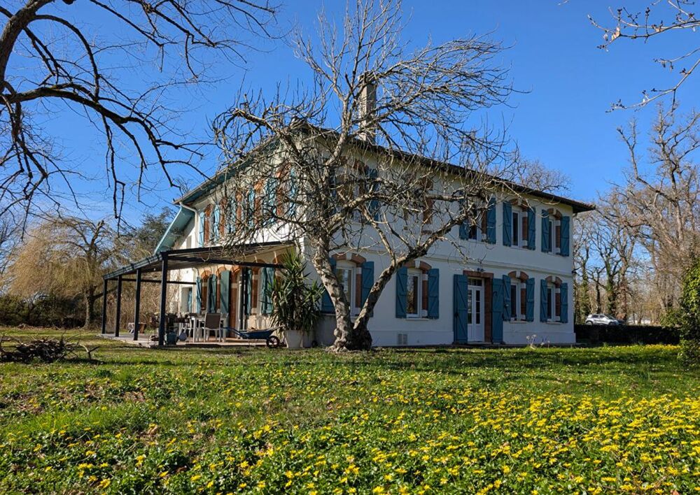 � vendre  Propri�t�/ch�teau Poucharramet (31370)