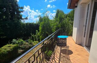  Villa  vendre 8 pices 200 m