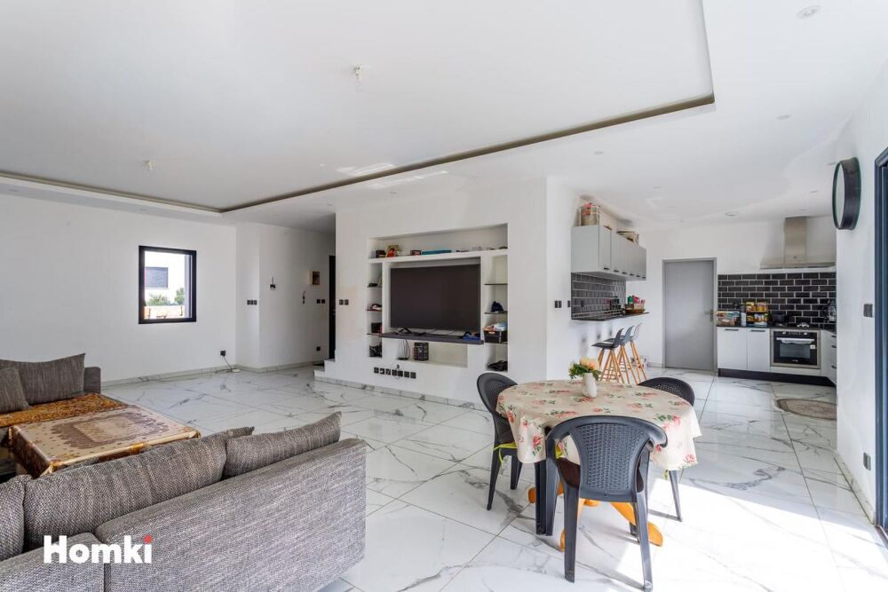 Maison contemporaine de 140 m2 sur terrain de 866 m2