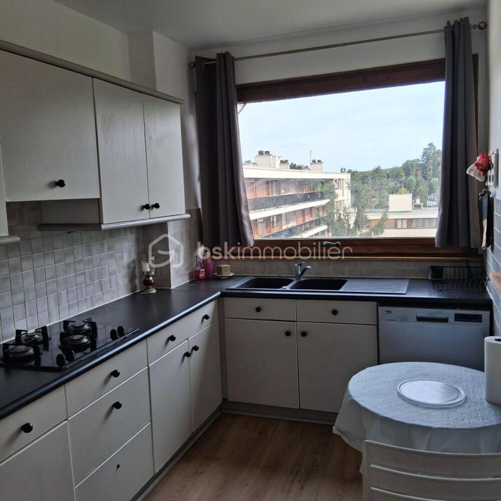 Vente Appartement A vendre appartement de 4 pièces de 89 m² avec grand balcon, parking & cave – Résidence Élysée 2 La celle saint cloud