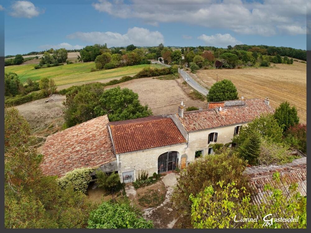 Vente Maison À vendre  Corps de ferme en pierre de 250 m² à rénover 5 chambres, dépendances XXL (650 m²), prairie et bois sur 3 hectares. Sit Nastringues