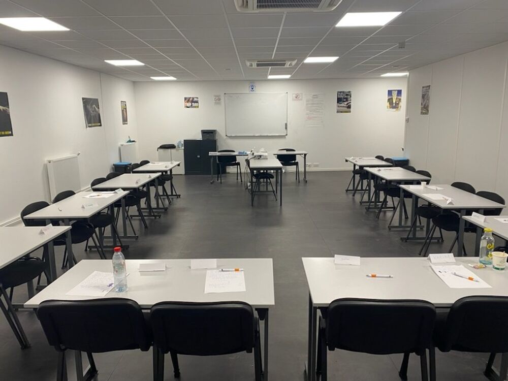   bureau de 115 m2 à louer à CERGY (95) immeuble Ordinal avec parkings Cergy
