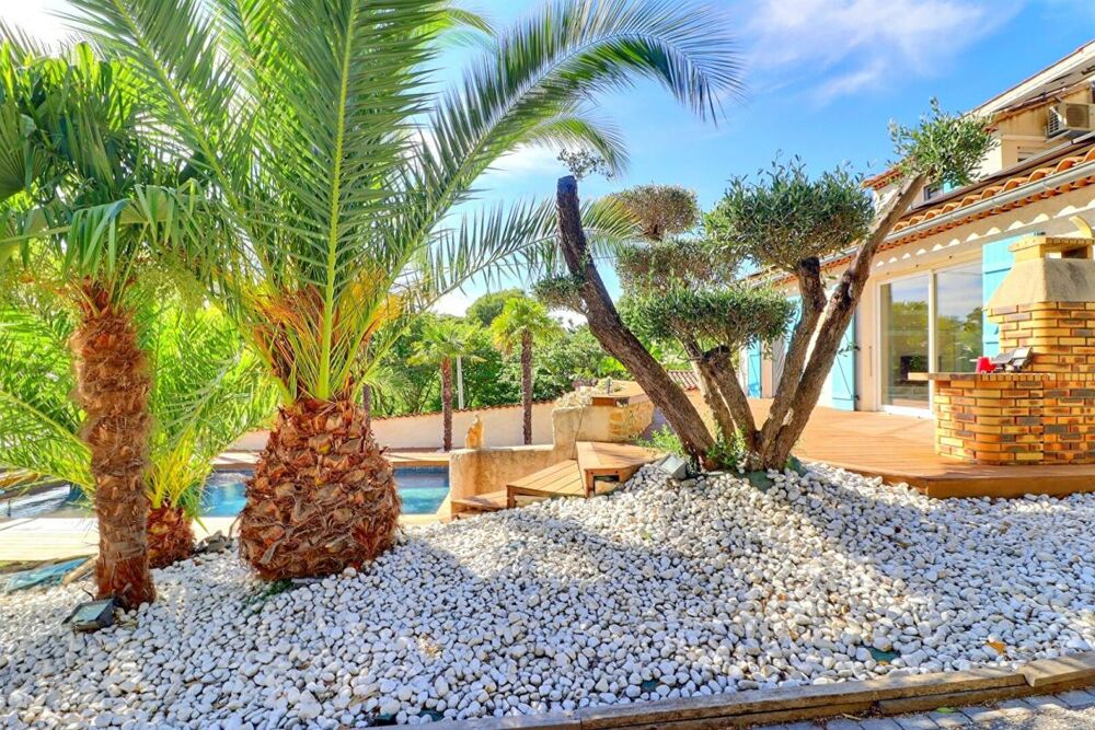 Vente Maison Maison Aubagne 8 pièce(s) 190 m2 avec piscine - jacuzzi sur 1200 m2 de terrain Aubagne