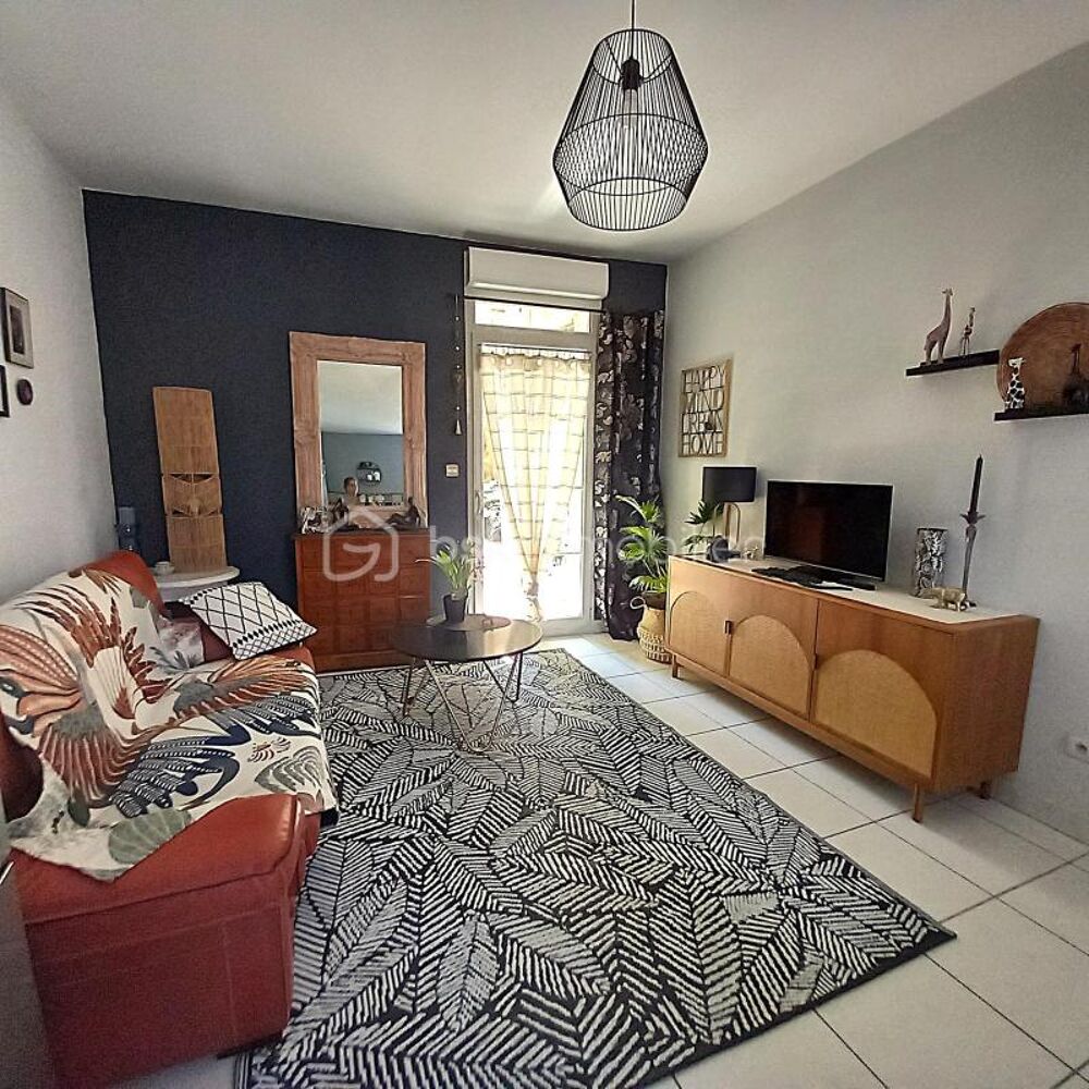 Appartement T2 + terrasse + cave + 2 parking