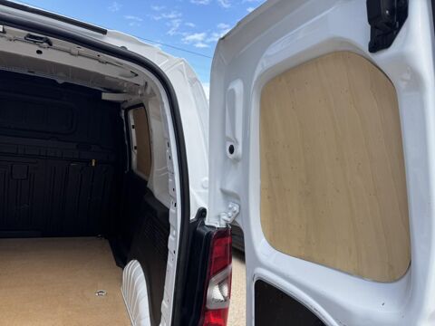 Berlingo Driver M 1000 1.5 BlueHDI 100 CV BVM5 2020 occasion 84300 Cavaillon