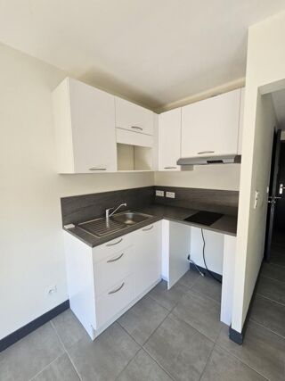  Appartement � louer 1 pi�ce 31 m� Cannes