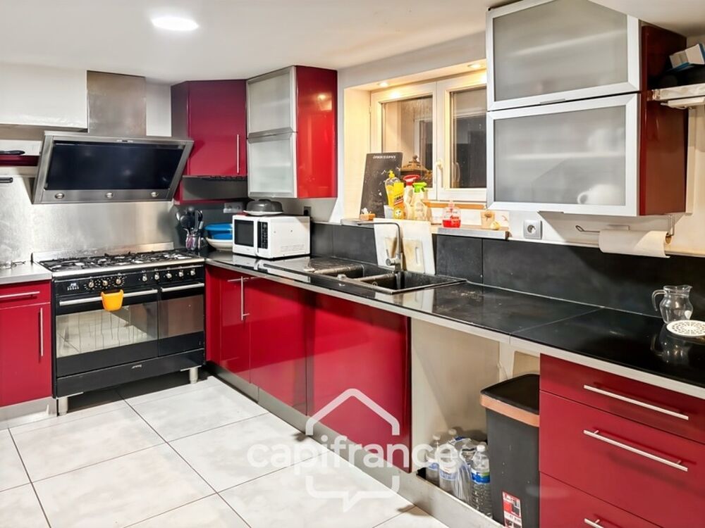 Maison de 124m² habitables à rafraichir - 5 pièces - 4 chambres - jardin, Terrain de 775 m² - FONTCOUVERTE (17)